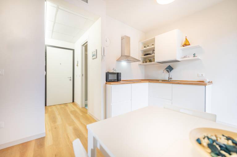 Apartment with patio | Sea view — photo 5