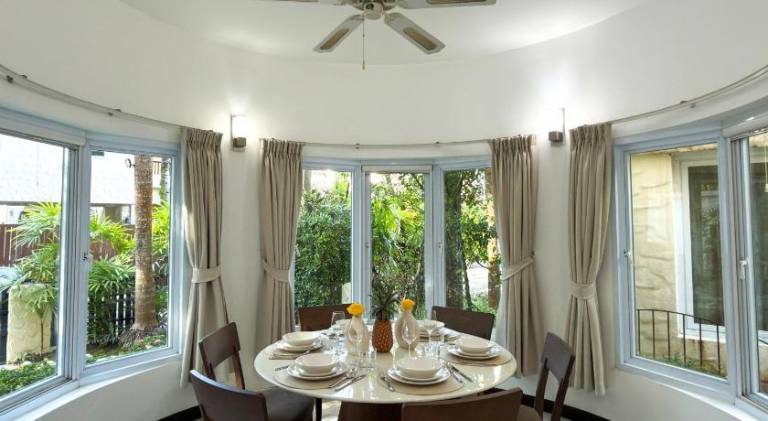 Villa with patio, garden & private pool — photo 5