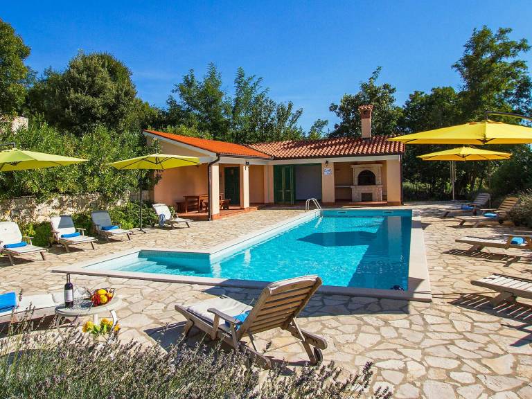 Villa  Trget