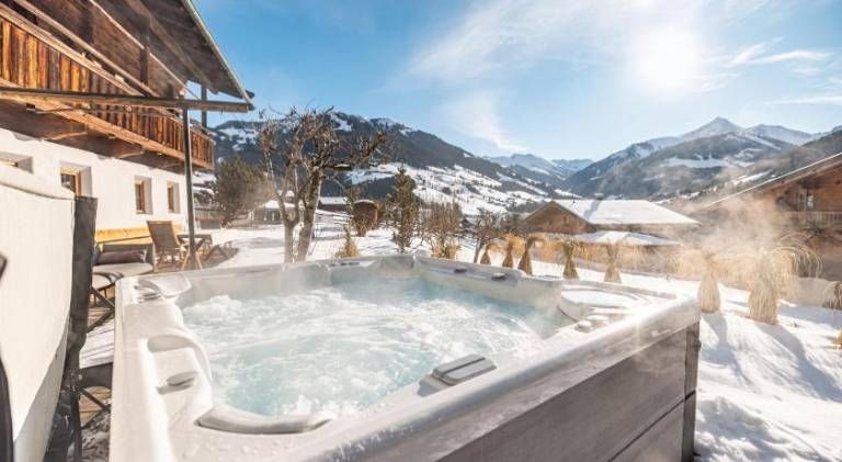 Villa with pool & jacuzzi — photo 2
