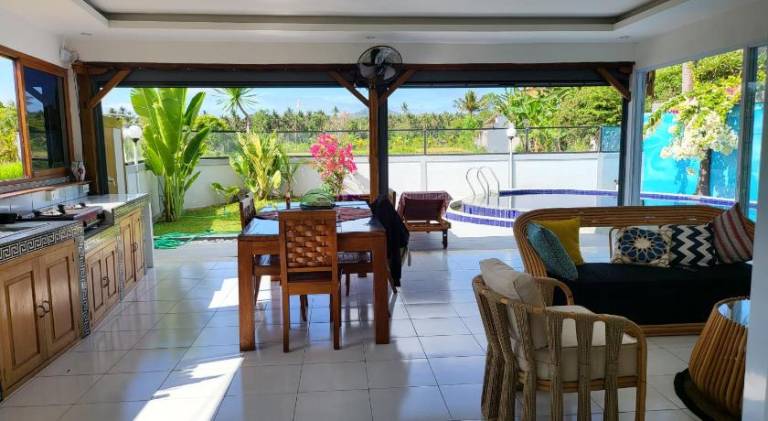 Villa with pool & jacuzzi — photo 3