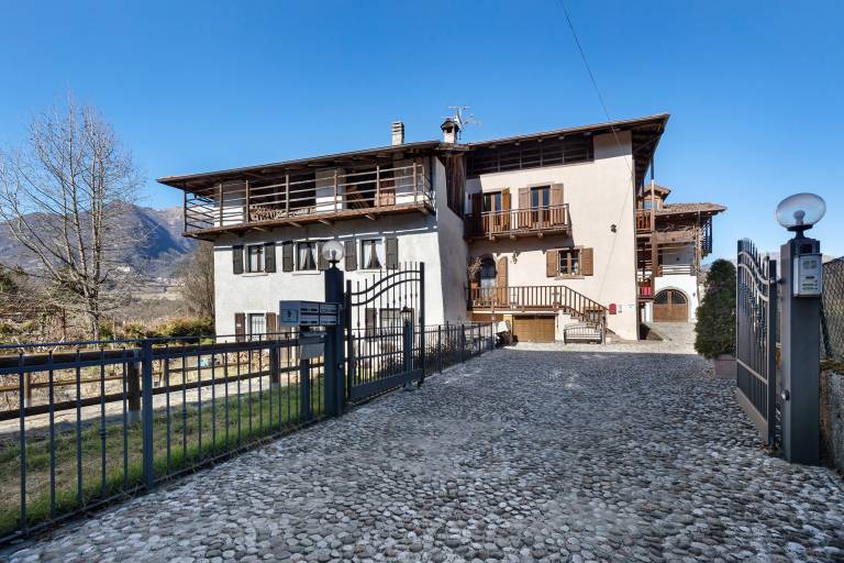 Ferienwohnung Le More mit Bergblick Balkon und Wi Fi