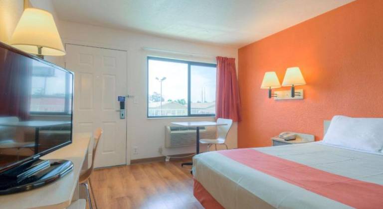 Motel 6 San Ysidro, CA - San Diego Border — photo 2