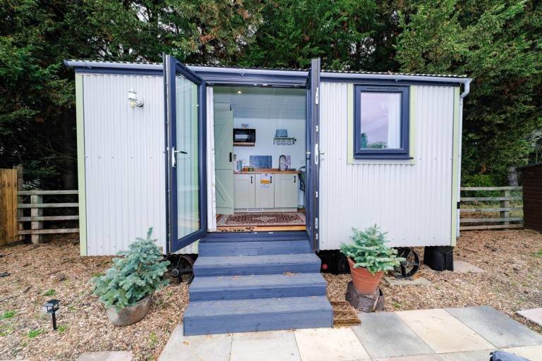 Cottage with yard & barbeque in Northampton