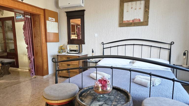 Fully equipped villa with yard, terrace & private pool | Pet-friendly — photo 5