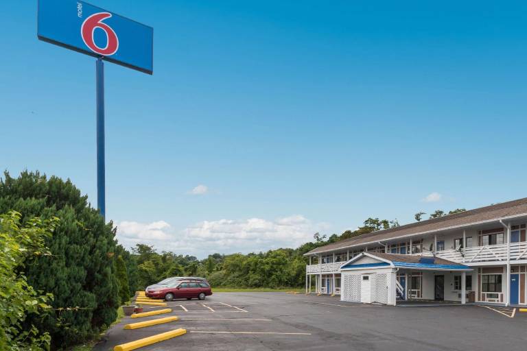Motel 6 Parkersburg, WV — photo 2