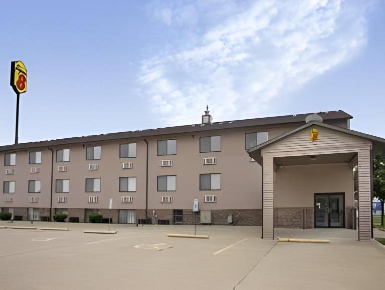 Super 8 By Wyndham Normal Bloomington in Normal, IL