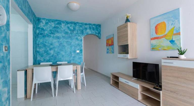 Rental apartment with 2 rooms for 6 persons — photo 2