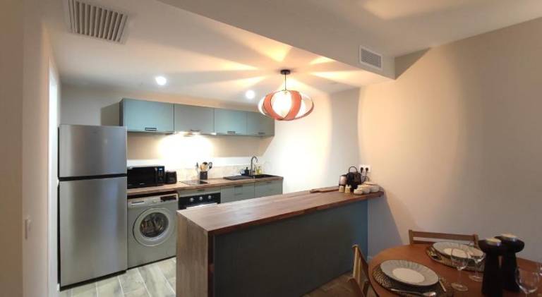 Instant Plaisirs - T2 60m2 avec Terrasse et Balneo privative — photo 4