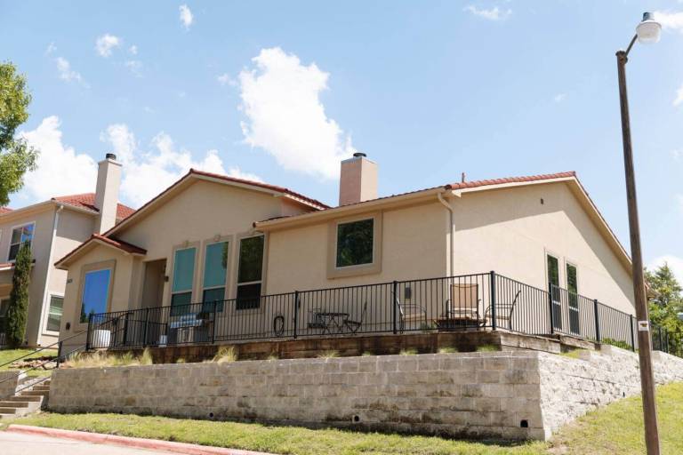 House with pool, terrace & yard in Rockwall, TX