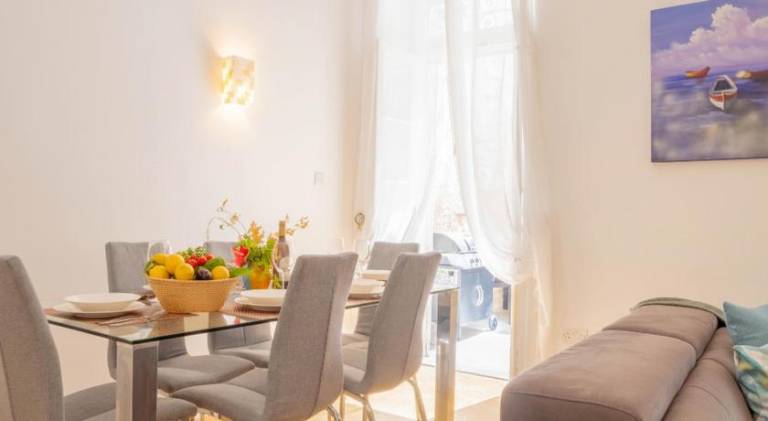 Fully equipped house with hot tub, garden & terrace | Close to the beach | Perfect for remote work | Pet-friendly — photo 3