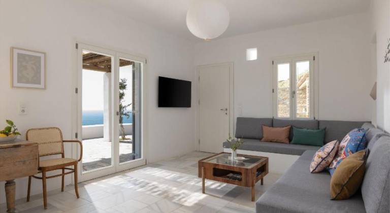 Villa AVRA, a serene Cycladic villa with private pool overlooking the Aegean Sea — photo 2