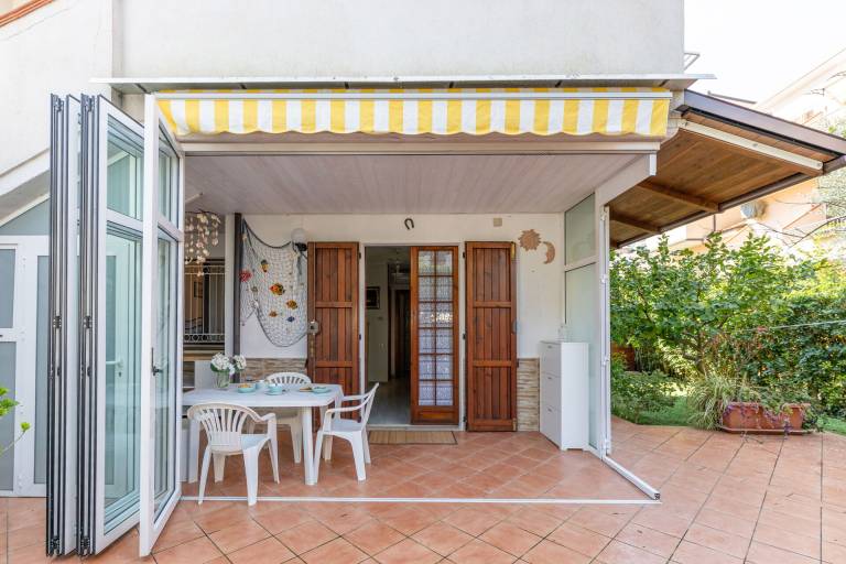 Fully equipped apartment with grill, patio & yard | Suitable for remote work | Pets allowed — photo 4