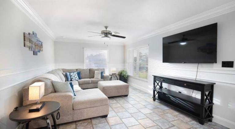 Beautiful house with pool | Perfect for remote work | Pets are welcome — photo 2