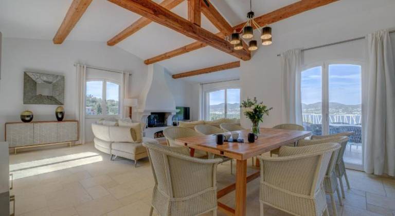Wonderful villa with sauna, private pool & yard | Next to the beach | Suitable for remote work | Pet-friendly — photo 4