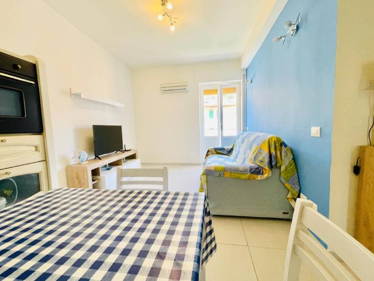 Rental apartment with patio in Monte Argentario