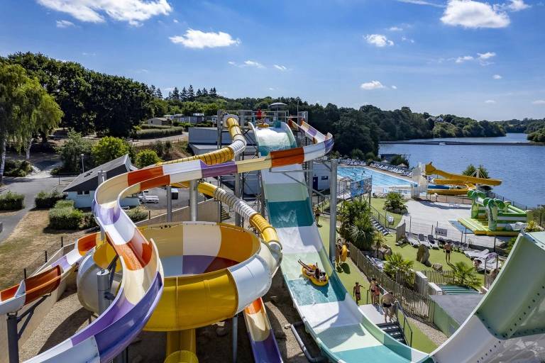 Family-oriented camping suite with patio, barbecue & pool | Pets are welcome in Dinan