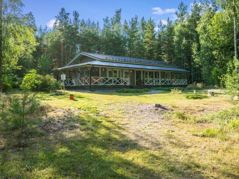 Vacation home with patio & sauna | Nature view — photo 5