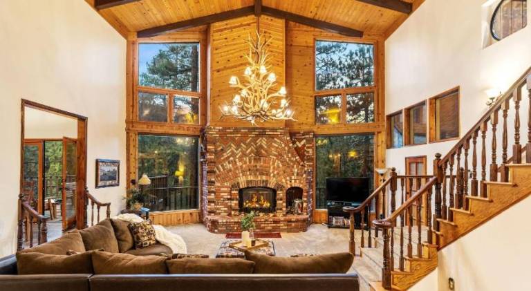 Fully equipped vacation home with barbecue & patio | Pet-friendly — photo 3