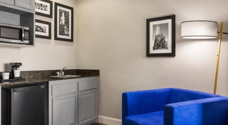 La Quinta Inn & Suites by Wyndham Mt. Laurel - Philadelphia — photo 5