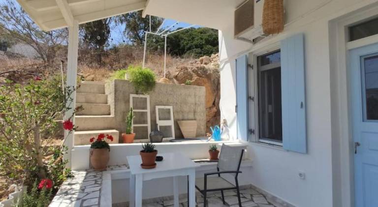 Vacation home with terrace & garden — photo 4