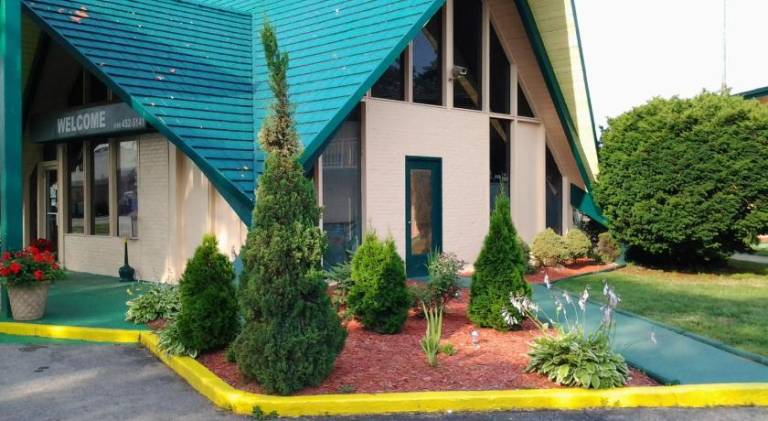 Budgetel Inn & Suites Hotel — photo 2