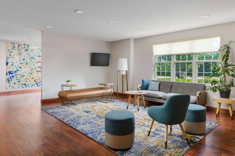 TownePlace Suites by Marriott Manchester-Boston Regional Airport — photo 2