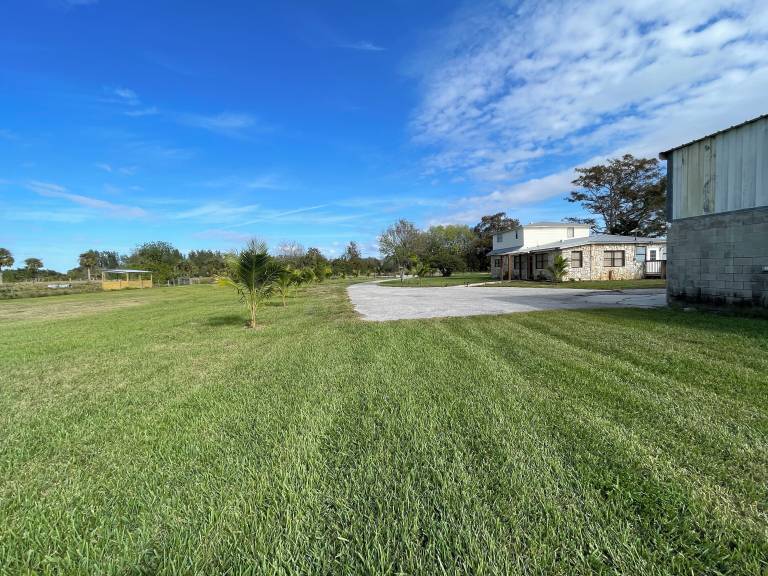 Farmhouse Moore Haven