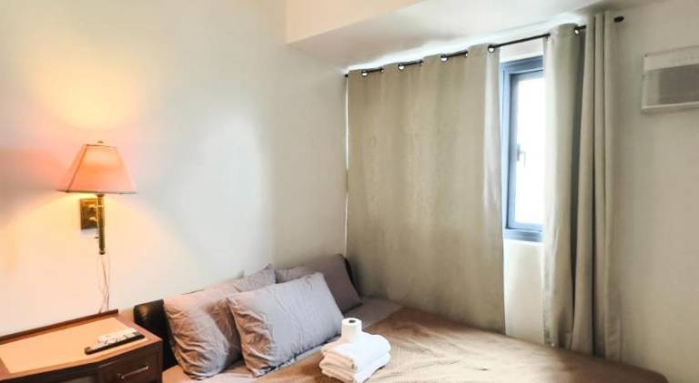 Charming serviced apartment with pool | Pets allowed — photo 2