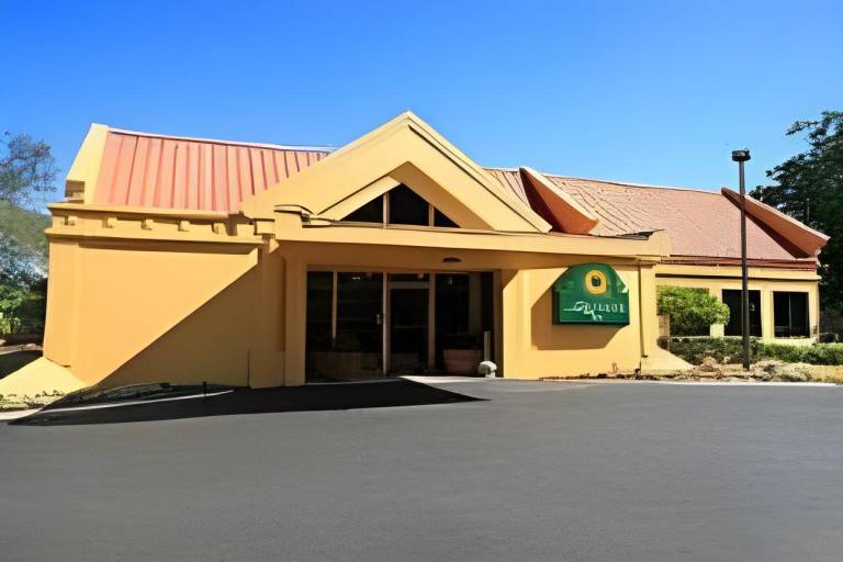 Baymont by Wyndham Intl Speedway I 95 Daytona Beach