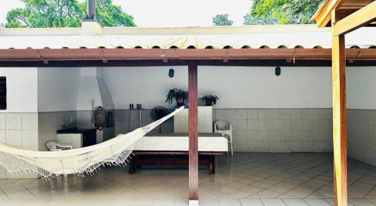 Holiday apartment with BBQ & garden — photo 3