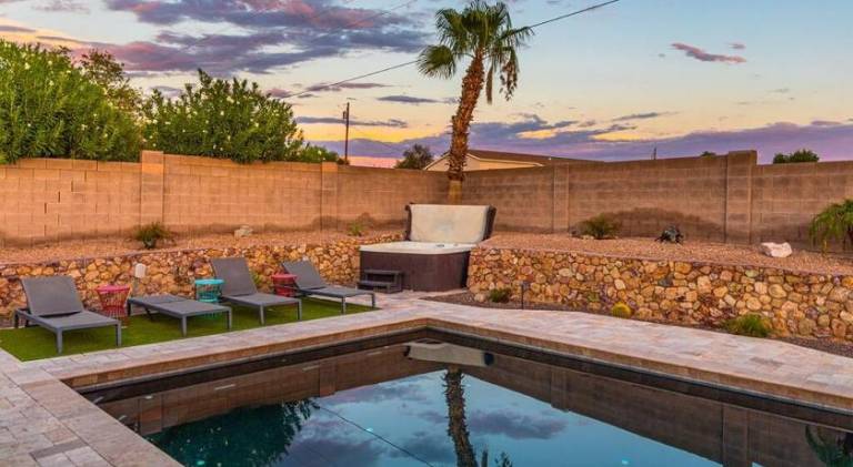 House with 4 rooms for 12 persons in Lake Havasu City, AZ