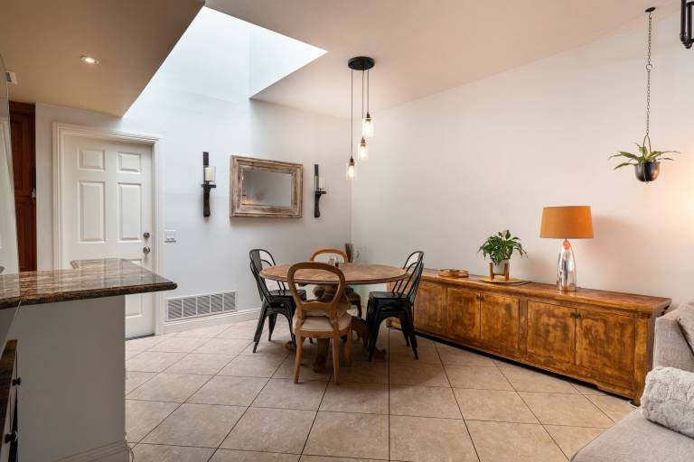 Condo with private pool — photo 4