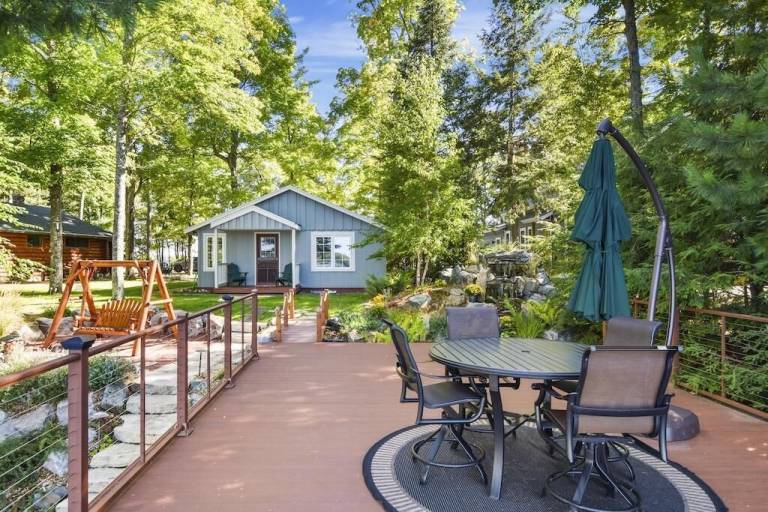 House  Three Lakes