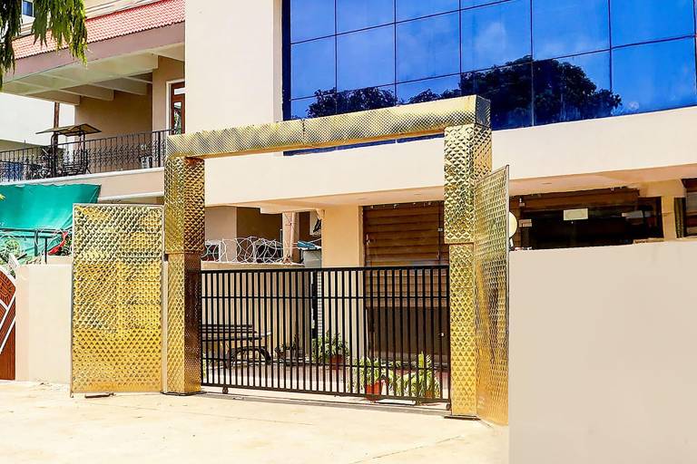 Super Townhouse Hoshangabad Road Near Aashima Mall