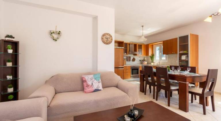 Villa with 2 rooms for 5 persons — photo 2