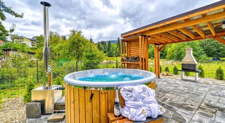Apartament Superior z prywatna balia i ogrodem - Belle View & SPA - by Royal Aparts in Szklarska Poreba