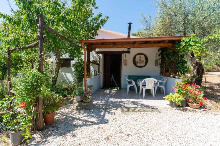 Villa  Oliena