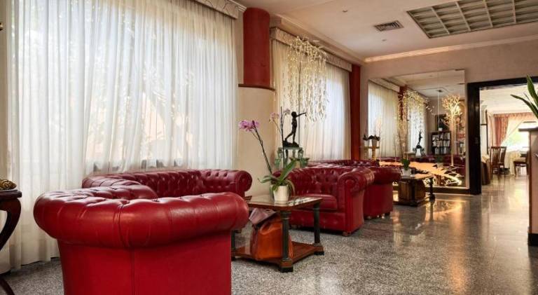 Astor Hotel Vintage — photo 3