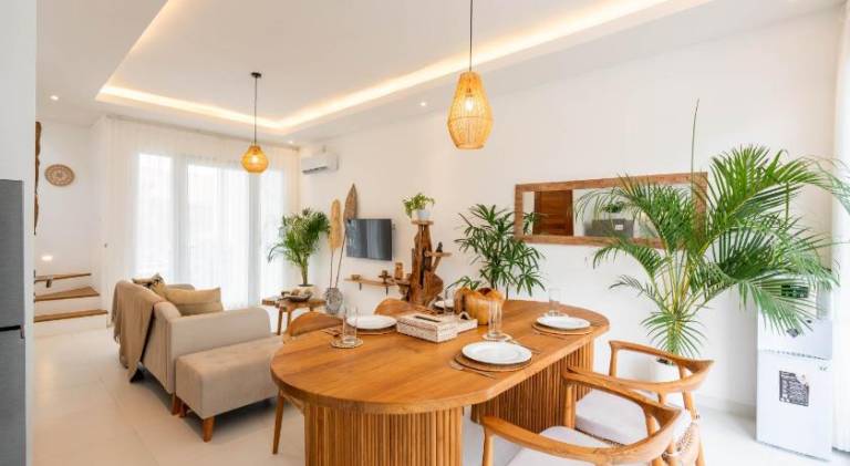 Villa with yard, private pool & patio | Good for workation | Pets allowed in Canggu