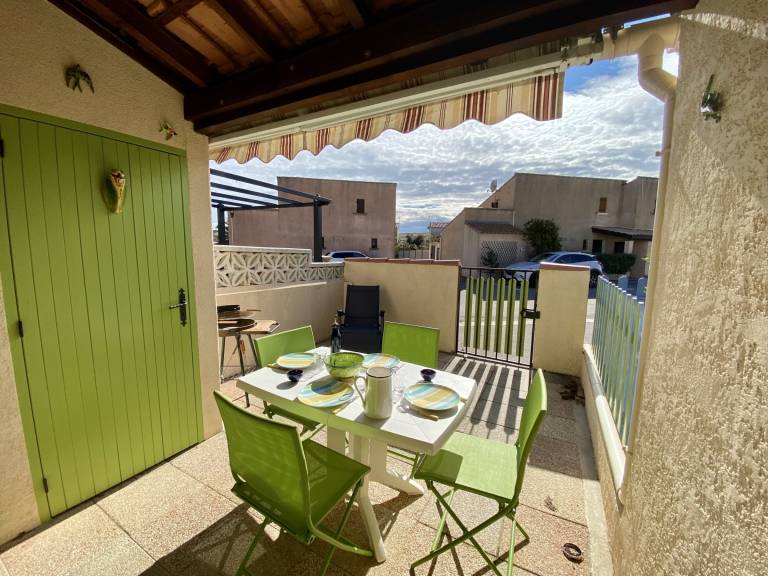 Villa with grill — photo 4