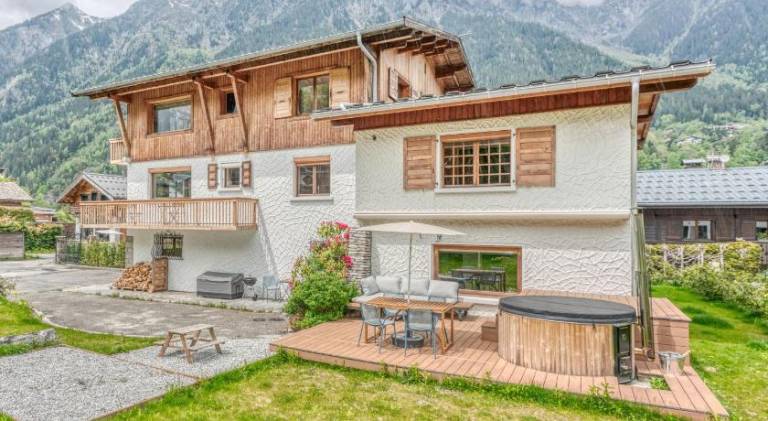 Appartement de Luxe avec Jacuzzi, Vue Montagne et Jardin — photo 3