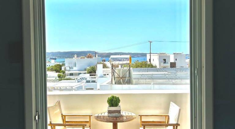 Serviced apartment with patio — photo 5