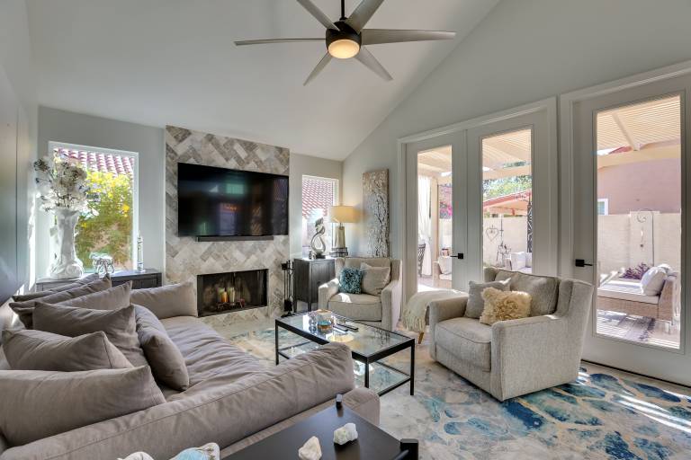 Pool Access & Patios Luxe Home in Scottsdale