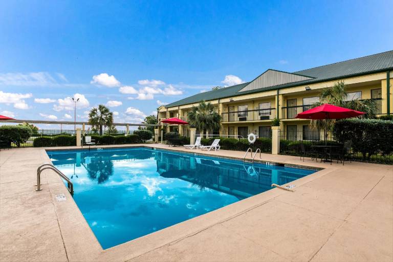 Quality Inn & Suites near Lake Eufaula — photo 2