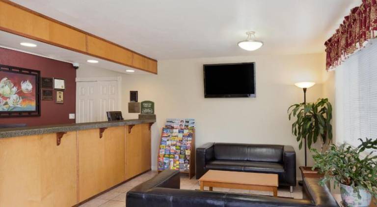 Howard Johnson by Wyndham Salem — photo 4