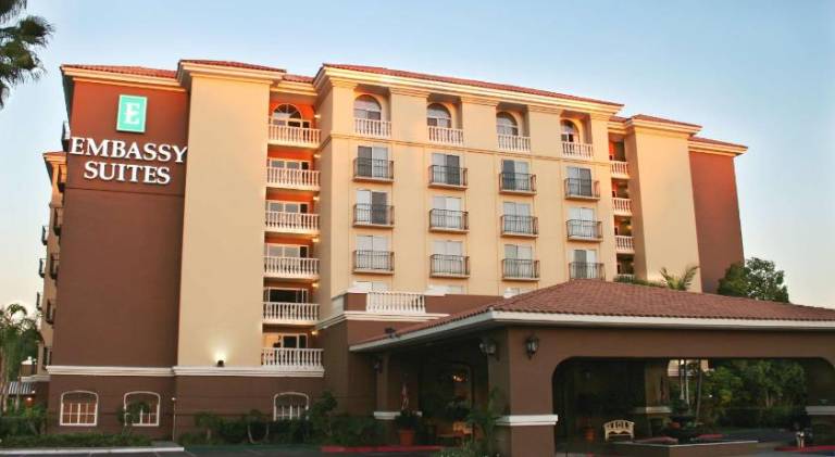 Embassy Suites by Hilton Anaheim North — photo 4
