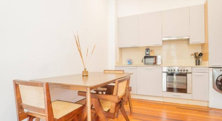 Apartment with patio — photo 3