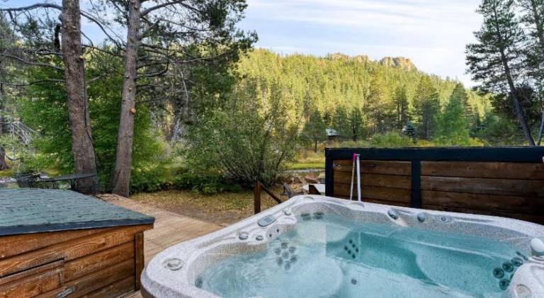 Riversong Lodge by AvantStay Sauna Hot Tub On The Truckee River — photo 4