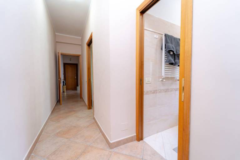Fully equipped wonderful apartment with yard | Suitable for remote work | Pets allowed — photo 4